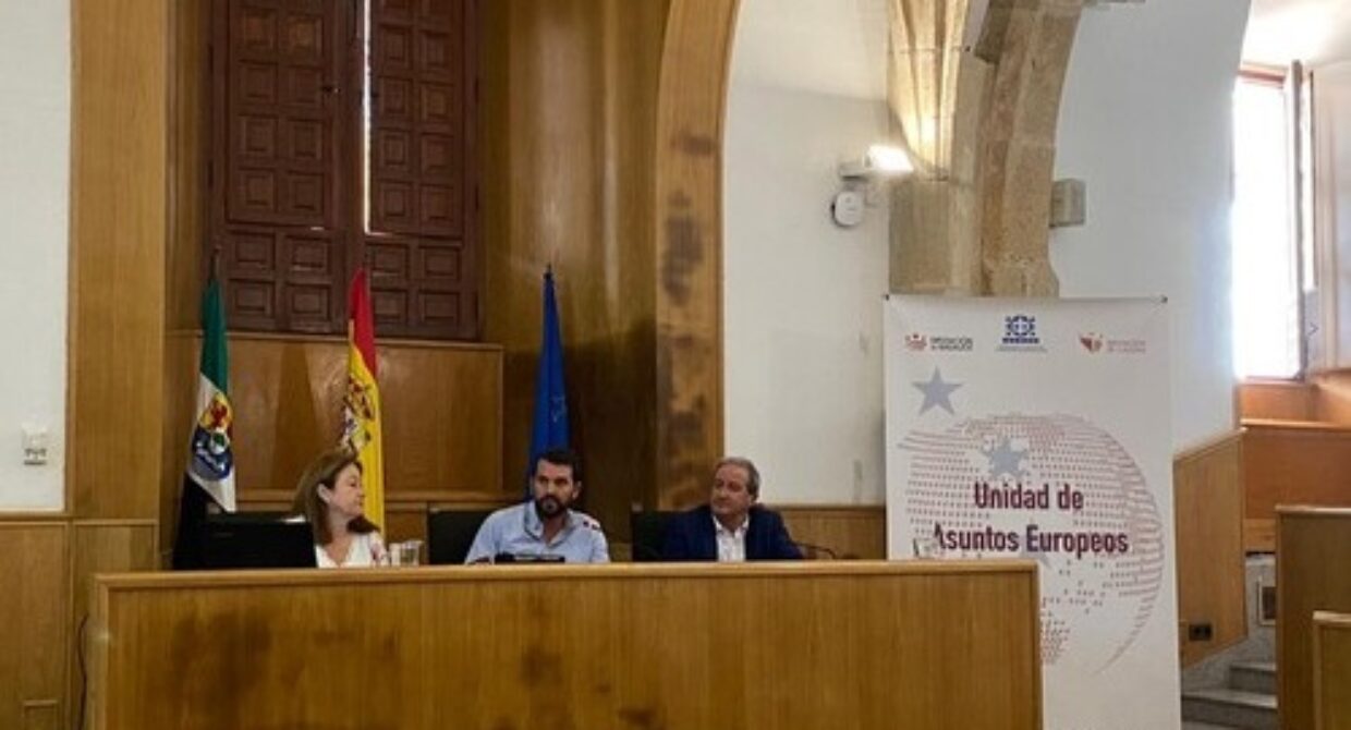 Mancomunidades, Grupos de Acción Local y Agentes de Empleo de la provincia de Cáceres se han reunido con la Unidad de Asuntos Europeos